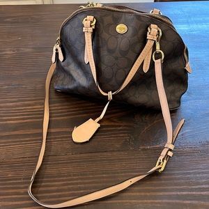 Coach bag, medium sized